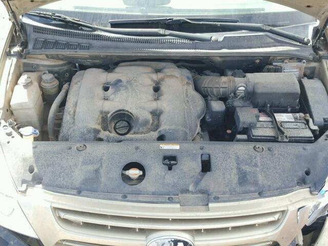 KNDMG4C33A6347637 - 2010 KIA SEDONA LX GOLD photo 7