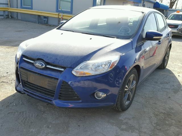 1FAHP3K26CL476759 - 2012 FORD FOCUS SE BLUE photo 2