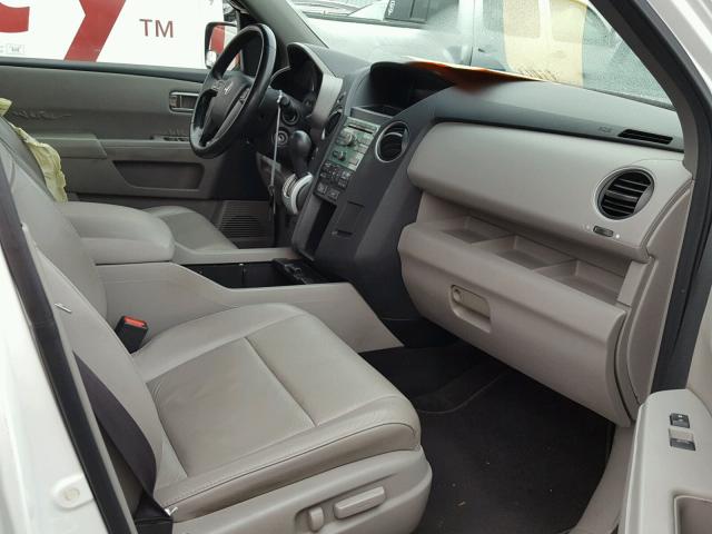 5FNYF4H53AB023588 - 2010 HONDA PILOT EXL WHITE photo 5