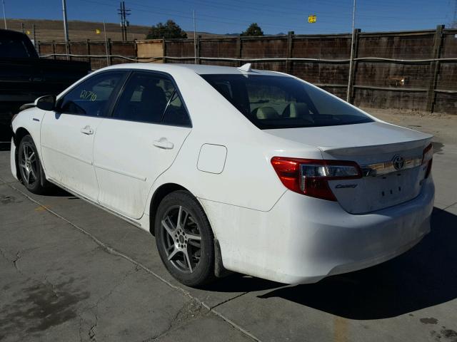 4T1BD1FK5CU006283 - 2012 TOYOTA CAMRY HYBR WHITE photo 3