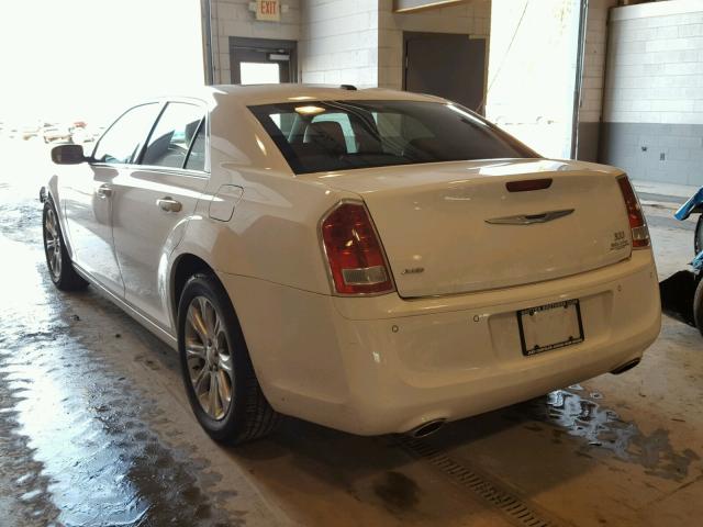 2C3CCAGG7DH618919 - 2013 CHRYSLER 300 V6 WHITE photo 3