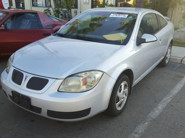 1G2AL15F977348738 - 2007 PONTIAC G5 WHITE photo 2