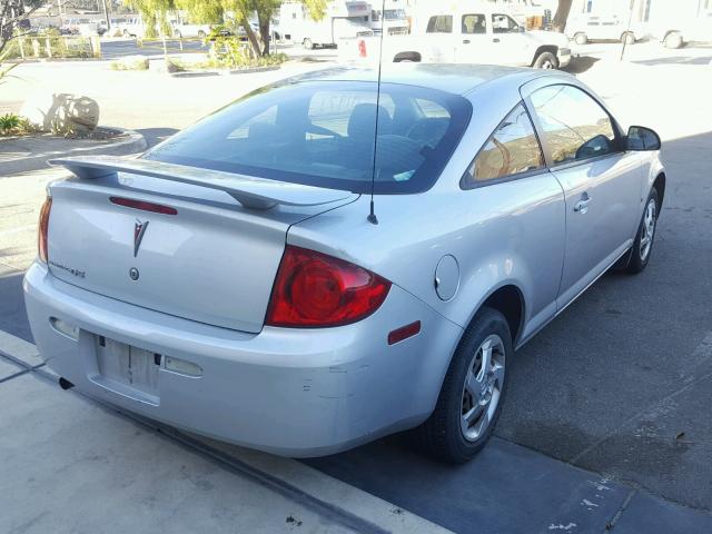 1G2AL15F977348738 - 2007 PONTIAC G5 WHITE photo 4