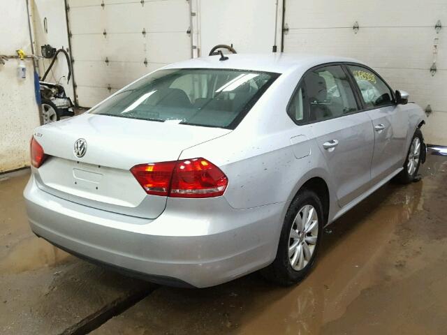 1VWAP7A3XCC090033 - 2012 VOLKSWAGEN PASSAT S ვერცხლისფერი ფოტო 4