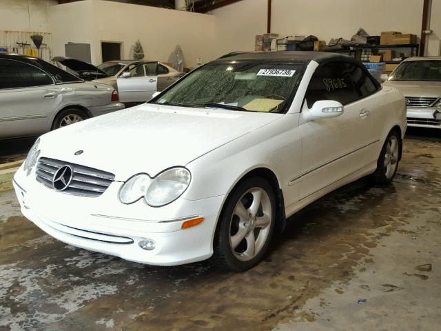 WDBTK65G35T049567 - 2005 MERCEDES-BENZ CLK 320 WHITE photo 2