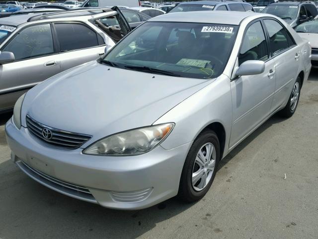 4T1BE30K86U642329 - 2006 TOYOTA CAMRY LE SILVER photo 2