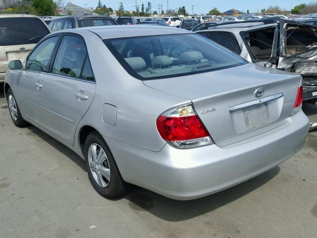 4T1BE30K86U642329 - 2006 TOYOTA CAMRY LE SILVER photo 3