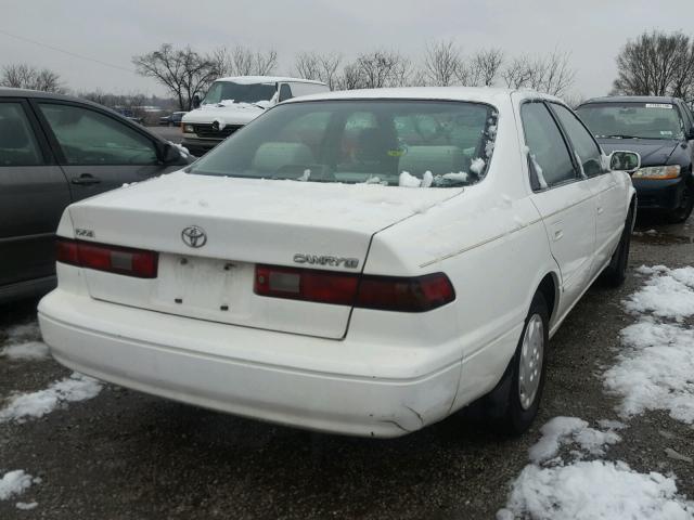 JT2BG22K1W0141160 - 1998 TOYOTA CAMRY CE WHITE photo 4