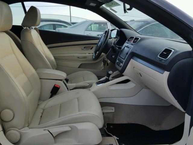 WVWBA7AH7BV001526 - 2011 VOLKSWAGEN EOS KOMFOR ლურჯი ფოტო 5