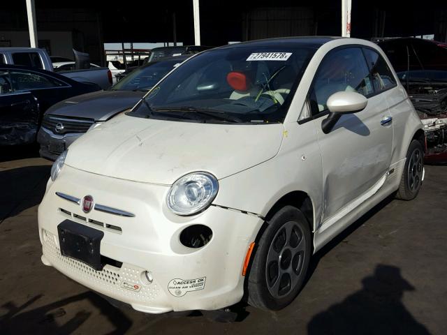 3C3CFFGE4DT740258 - 2013 FIAT 500 ELECTR WHITE photo 2