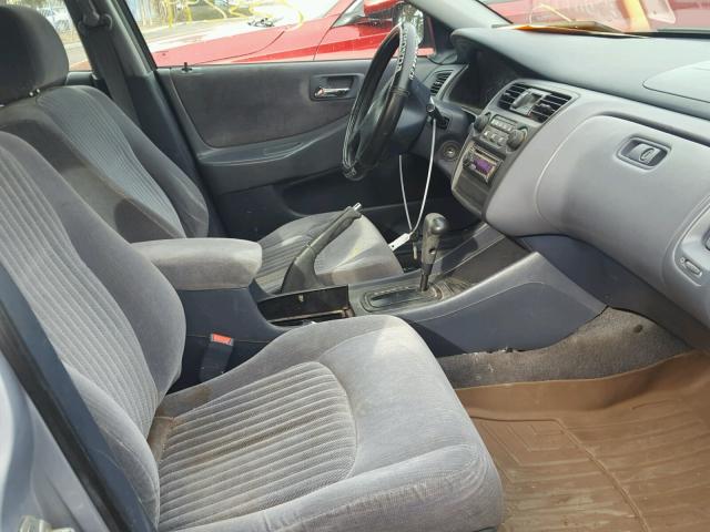 1HGCF8647WA041959 - 1998 HONDA ACCORD DX SILVER photo 5