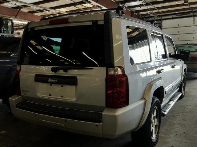 1J4RG4GK1AC127920 - 2010 JEEP COMMANDER SILVER photo 4