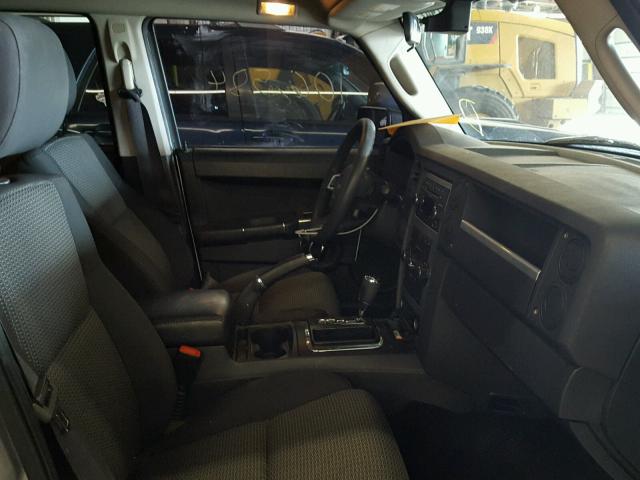 1J4RG4GK1AC127920 - 2010 JEEP COMMANDER SILVER photo 5