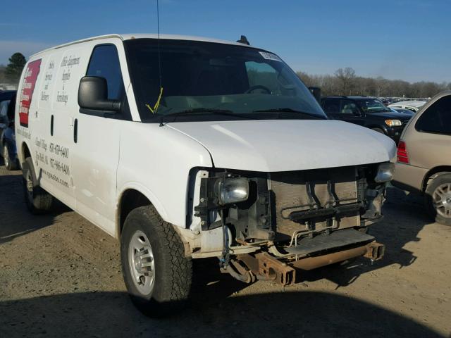 1GCWGAFFXG1127639 - 2016 CHEVROLET EXPRESS G2 WHITE photo 1