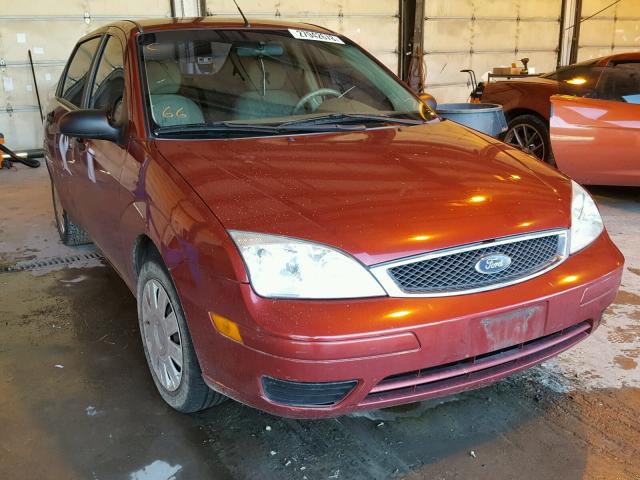 1FAFP34N15W225020 - 2005 FORD FOCUS ZX4 RED photo 1