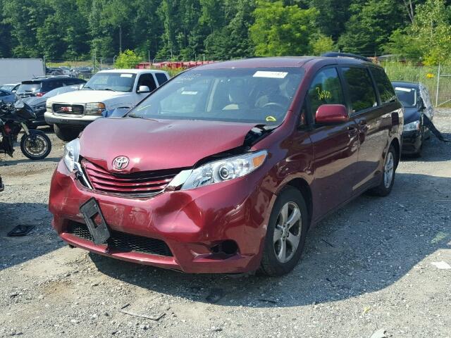 5TDKK3DC7FS616101 - 2015 TOYOTA SIENNA LE RED photo 2