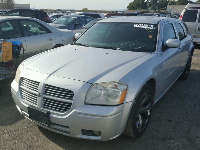 2D4GV58275H148686 - 2005 DODGE MAGNUM R/T SILVER photo 2