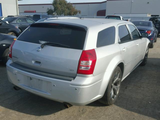 2D4GV58275H148686 - 2005 DODGE MAGNUM R/T SILVER photo 4