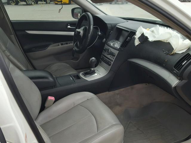 JNKCV61E39M310594 - 2009 INFINITI G37 BASE WHITE photo 5