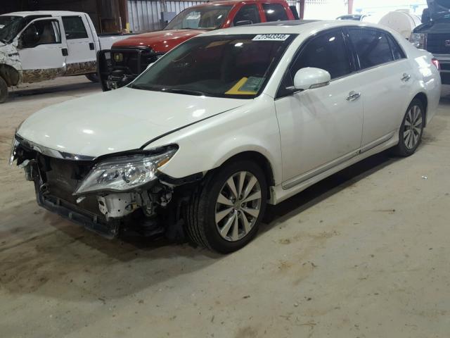 4T1BK3DB4BU430668 - 2011 TOYOTA AVALON BAS WHITE photo 2