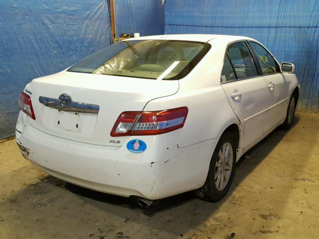 4T1BF3EK4BU776254 - 2011 TOYOTA CAMRY BASE WHITE photo 4