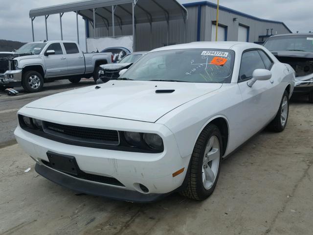 2C3CDYAGXEH111710 - 2014 DODGE CHALLENGER WHITE photo 2