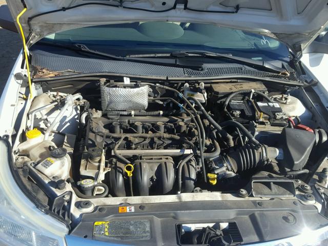 1FAHP3FN6AW148936 - 2010 FORD FOCUS SE SILVER photo 7