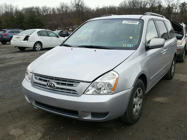 KNDMG4C39A6356326 - 2010 KIA SEDONA LX SILVER photo 2