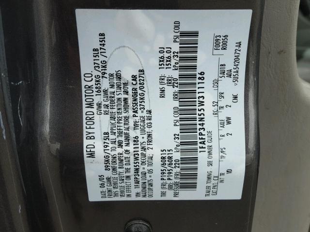 1FAFP34N55W311186 - 2005 FORD FOCUS ZX4 GRAY photo 10