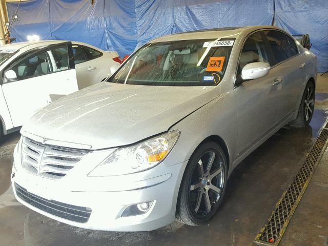 KMHGC46F09U038225 - 2009 HYUNDAI GENESIS 4. SILVER photo 2