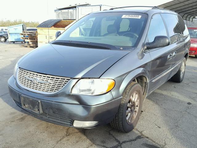 2C8GP54L42R593266 - 2002 CHRYSLER TOWN & COU GREEN photo 2