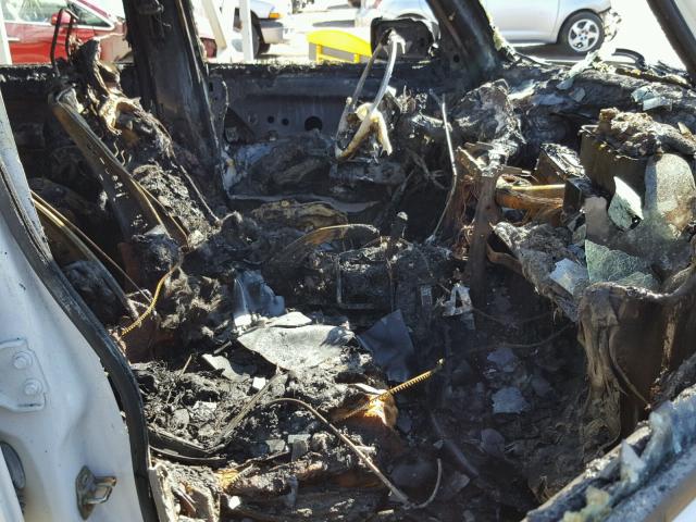 1J8HG48K06C209024 - 2006 JEEP COMMANDER WHITE photo 5