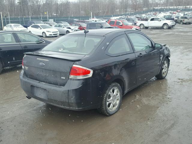 1FAHP33N68W211497 - 2008 FORD FOCUS SE BLACK photo 4