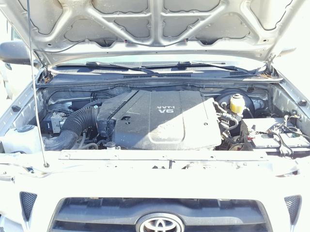 3TMKU72N58M017271 - 2008 TOYOTA TACOMA DOU SILVER photo 7