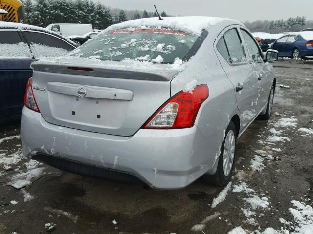 3N1CN7AP4HL850895 - 2017 NISSAN VERSA S SILVER photo 4