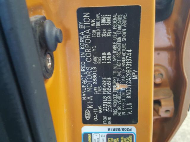 KNDJT2A29B7313744 - 2011 KIA SOUL + ORANGE photo 10