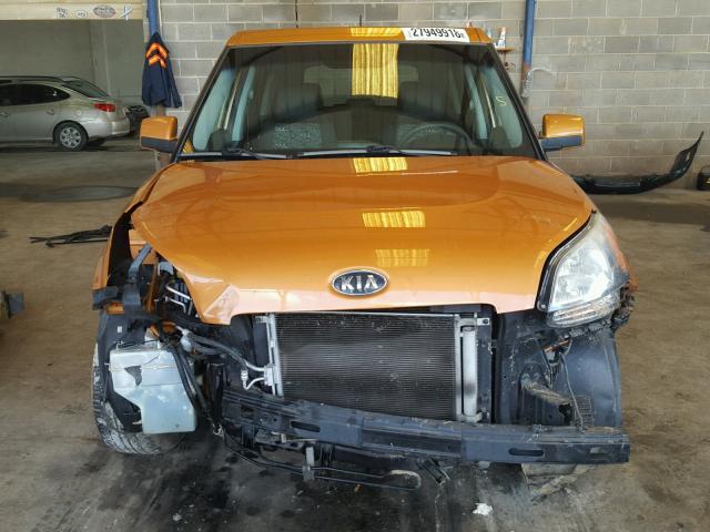 KNDJT2A29B7313744 - 2011 KIA SOUL + ORANGE photo 9