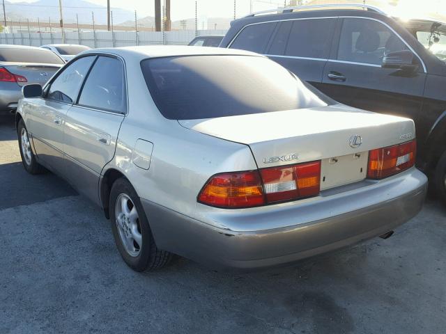 JT8BF22G3V0066769 - 1997 LEXUS ES 300 GRAY photo 3