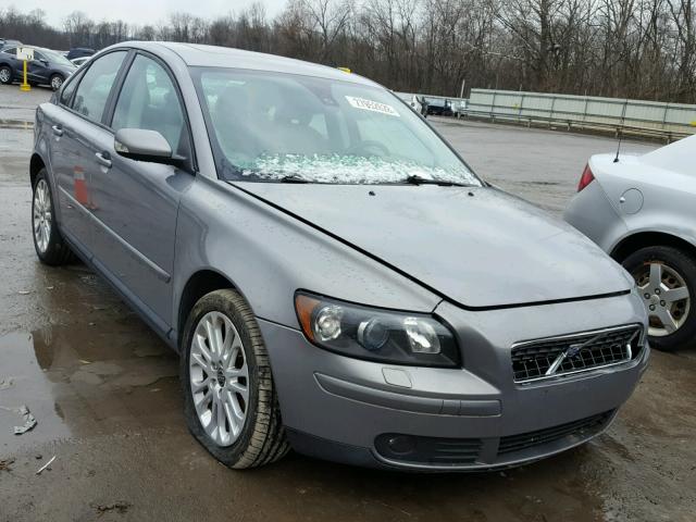 YV1MH682552086060 - 2005 VOLVO S40 T5 GRAY photo 1