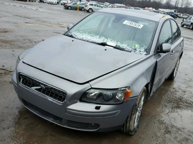 YV1MH682552086060 - 2005 VOLVO S40 T5 GRAY photo 2