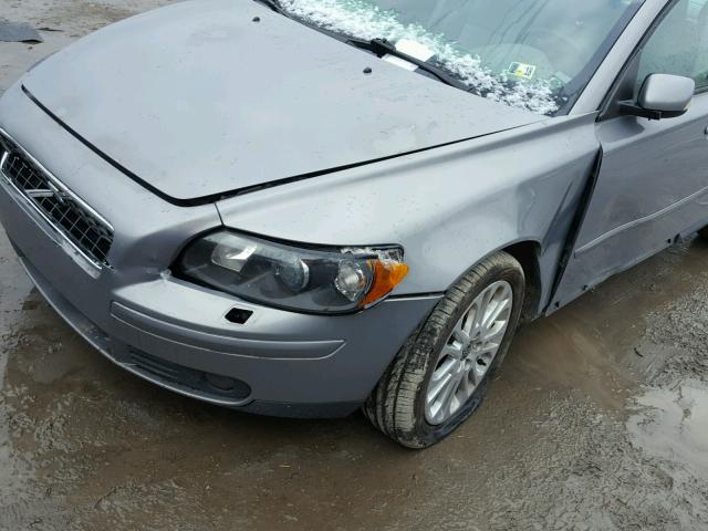 YV1MH682552086060 - 2005 VOLVO S40 T5 GRAY photo 9