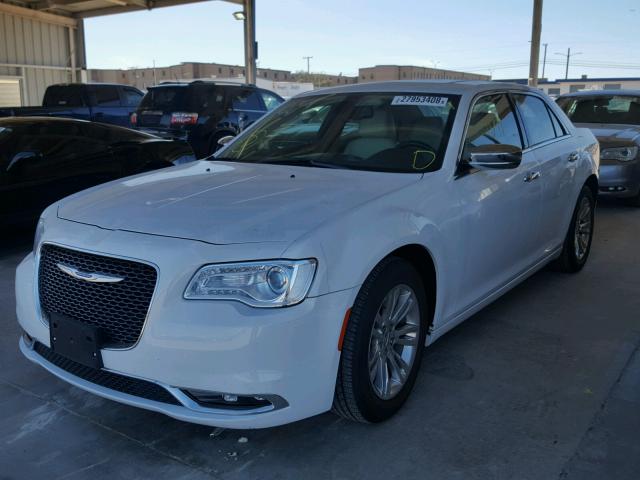 2C3CCAEG6HH596601 - 2017 CHRYSLER 300C WHITE photo 2