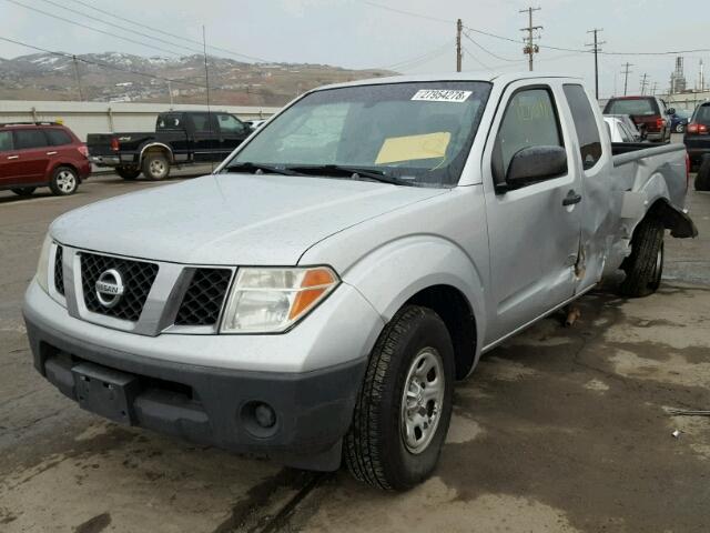 1N6BD06T77C451401 - 2007 NISSAN FRONTIER K SILVER photo 2