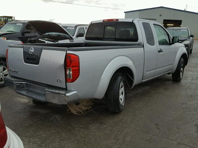 1N6BD06T77C451401 - 2007 NISSAN FRONTIER K SILVER photo 4