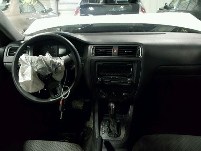 3VW2K7AJ0CM357504 - 2012 VOLKSWAGEN JETTA BASE თეთრი ფოტო 9