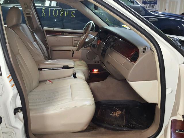 1LNHM81W94Y662199 - 2004 LINCOLN TOWN CAR E WHITE photo 5