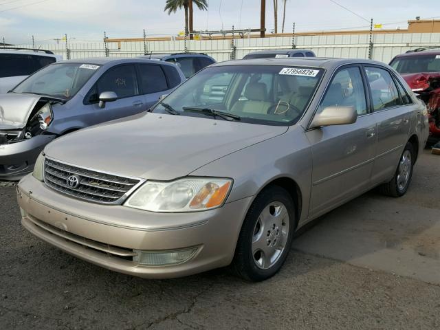 4T1BF28B04U387636 - 2004 TOYOTA AVALON XL GOLD photo 2