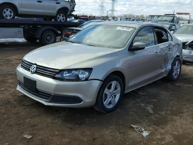 3VWLL7AJ9DM274186 - 2013 VOLKSWAGEN JETTA TDI TAN photo 2