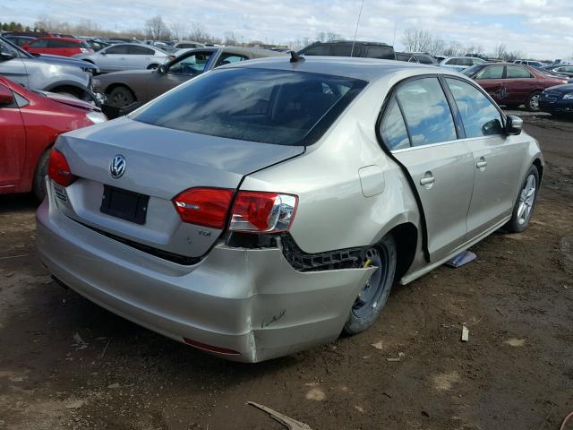 3VWLL7AJ9DM274186 - 2013 VOLKSWAGEN JETTA TDI TAN photo 4