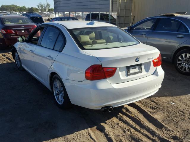 WBAPH7G5XANM50936 - 2010 BMW 328 I WHITE photo 3